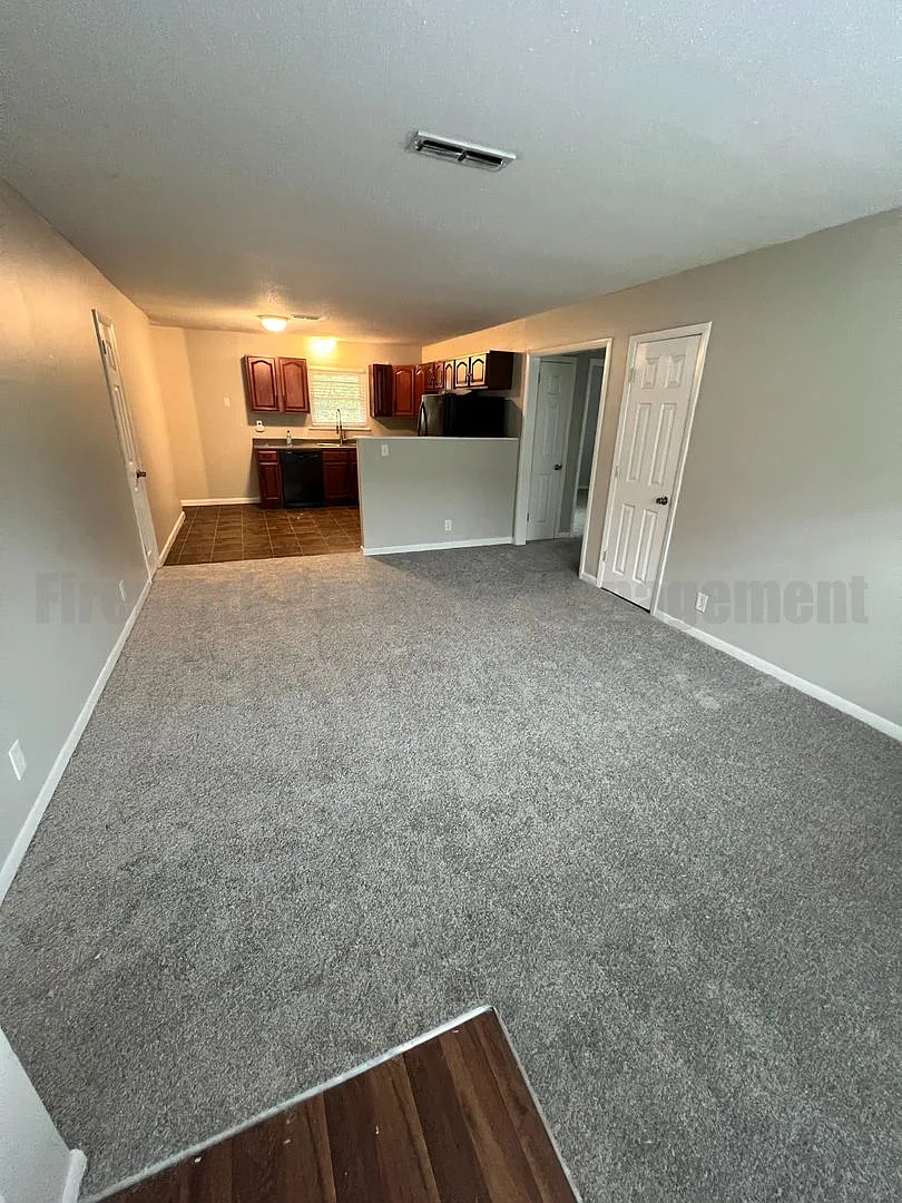 Three Bedroom Duplex in Washington Hills! — Photo 3