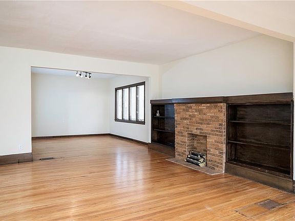 4th image of 200 Lovering Ave