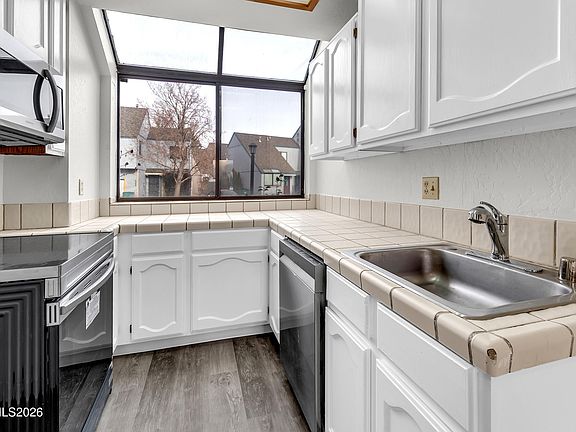 2nd image of 2561 Garfield Dr