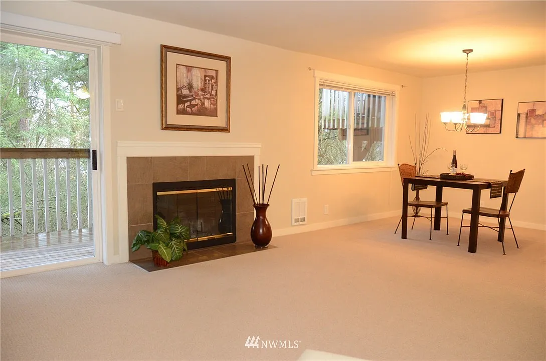 2 bed, 998 sqft, $2,600 — Photo 3