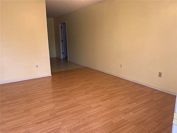 4th image of 1156 Eastwood Dr