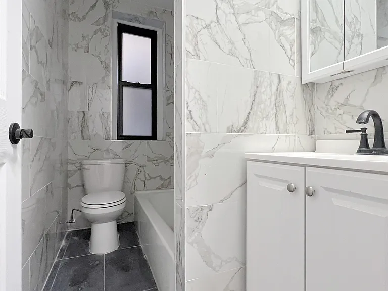 65 Nagle Ave #2C — Photo 5