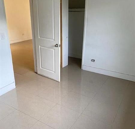 4th image of 628 NW 14th Ave APT 1