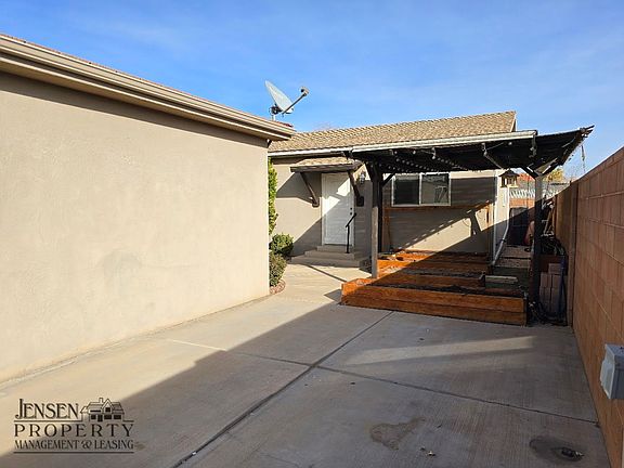 3rd image of 944 N 2000 E