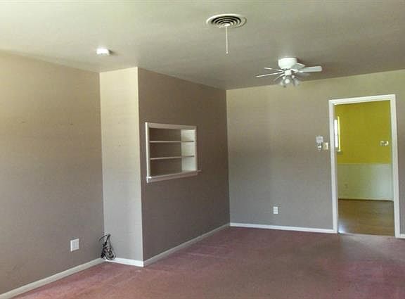 3rd image of 2709 Sadler Ave
