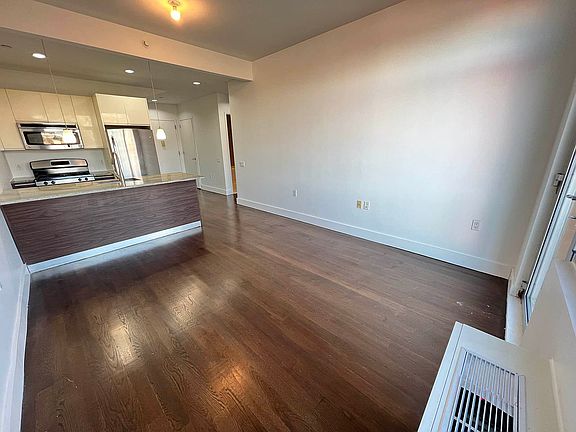 2nd image of 836 Bergen St #434