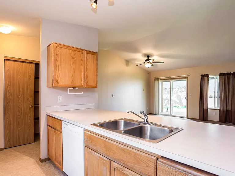 2217 SW Lava Ct — Photo 4
