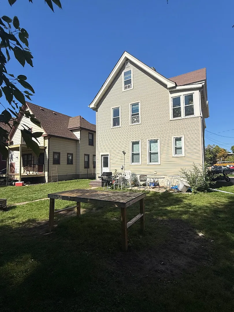 1211 Mound St - Unit 2 — Photo 2