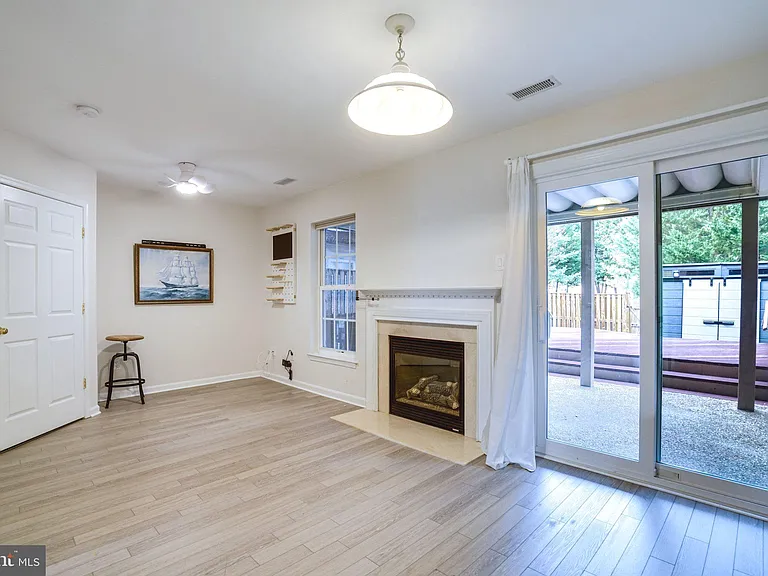 7372 Ardglass Dr — Photo 8