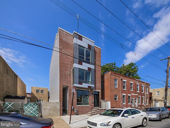 2nd image of 2644 E Cambria St