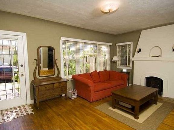 3rd image of 4076 32nd St