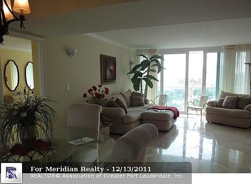 1st image of 333 NE 21st Ave APT 622