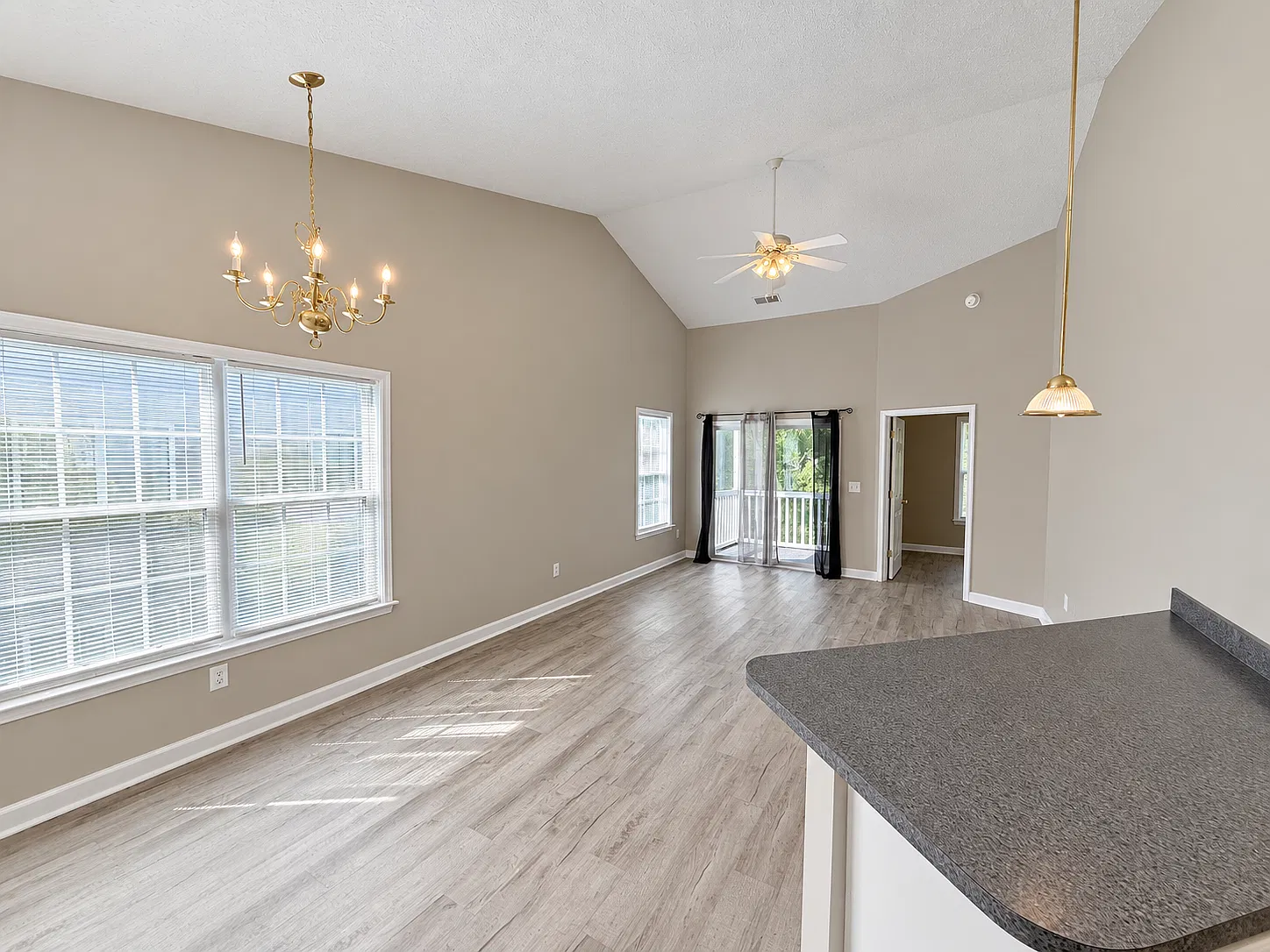 3 bed, 1260 sqft, $1,625 — Photo 3