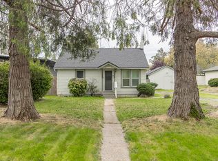 1311 SW G St, Grants Pass, OR 97526