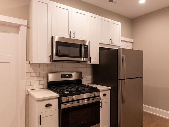 4th image of 3256 N Monticello Ave #2