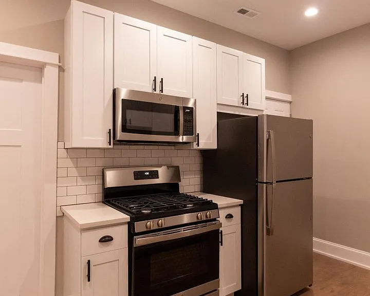 Avondale Building with All Renovated Units — Photo 4