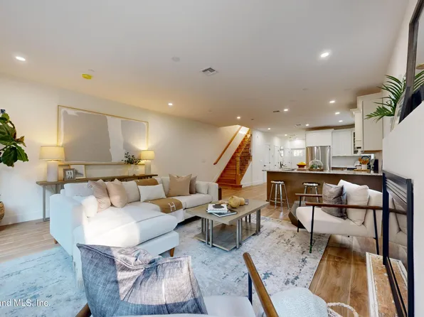 36 Harris Ln, Staten Island, NY 10309