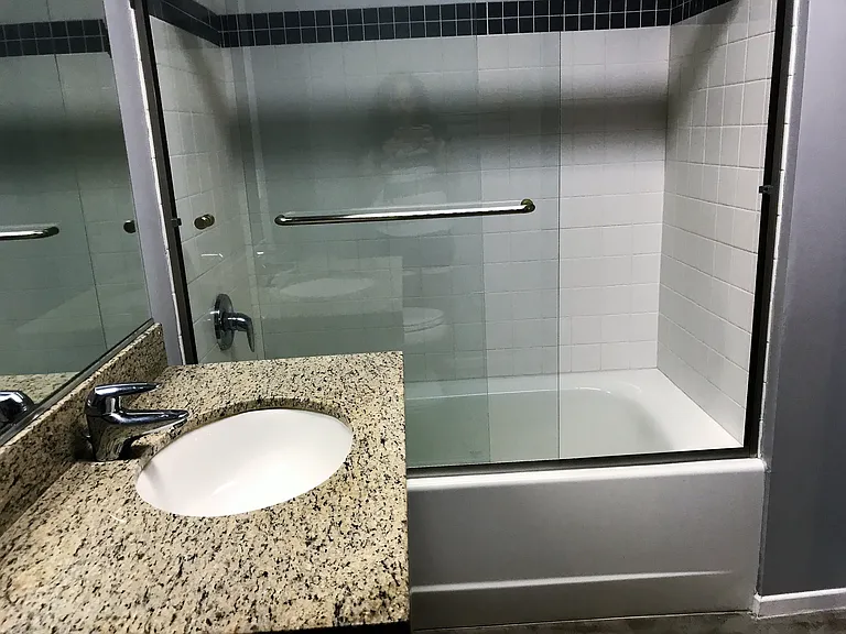 713 N Hudson Ave #104 — Photo 5