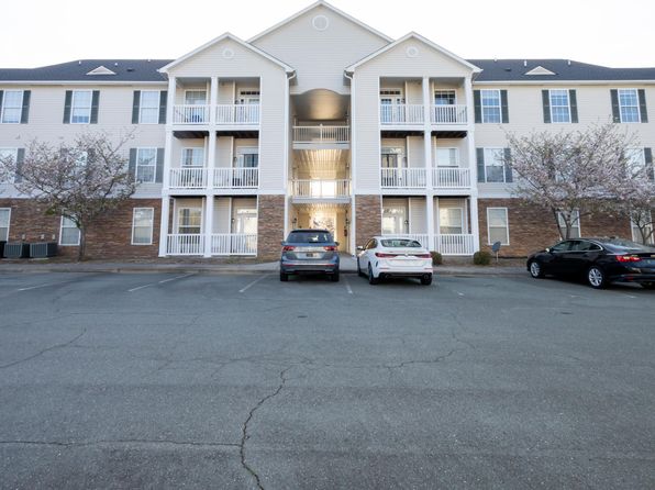 3031 Winston Dr APT 302, Burlington, NC 27215