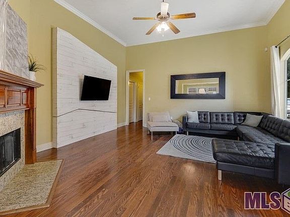 3rd image of 36311 W Pine Grove Ct