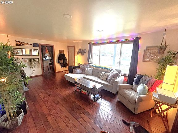 3rd image of 1220 Valley Ave