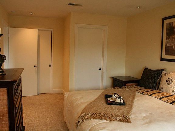 Very spacicous master suite can fit for kingsize bed and much more