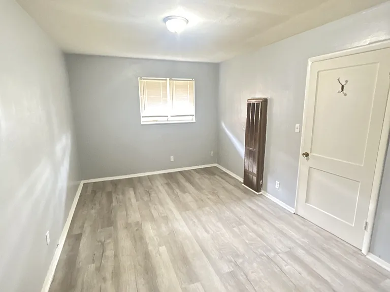 127-129 Pawpaw St #4 — Photo 4