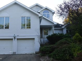 568 Eagle Dr, East Stroudsburg, PA 18302