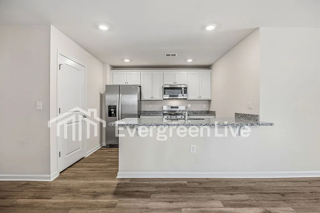 Building Photo - 2233 Courtina Way