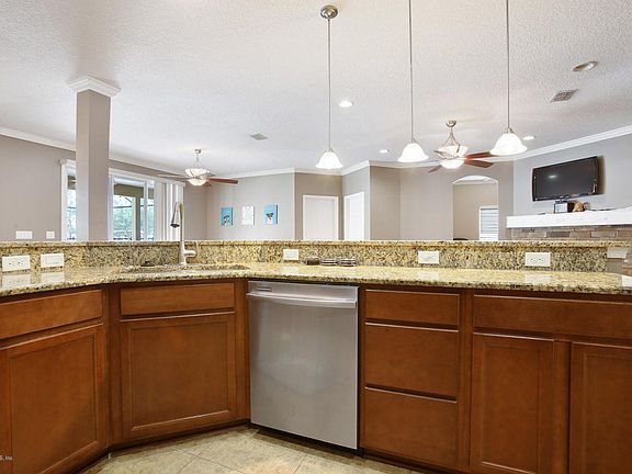 5th image of 357 N Bellagio Dr