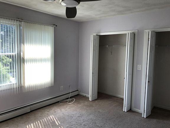 3rd image of 68 Sunflower Cir