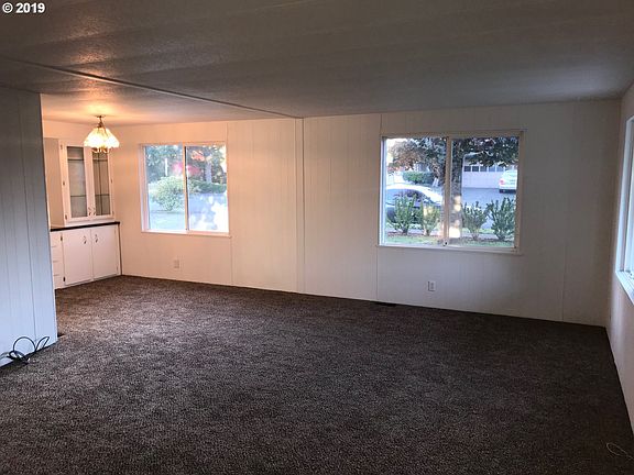 5th image of 601 NE 102nd Ave