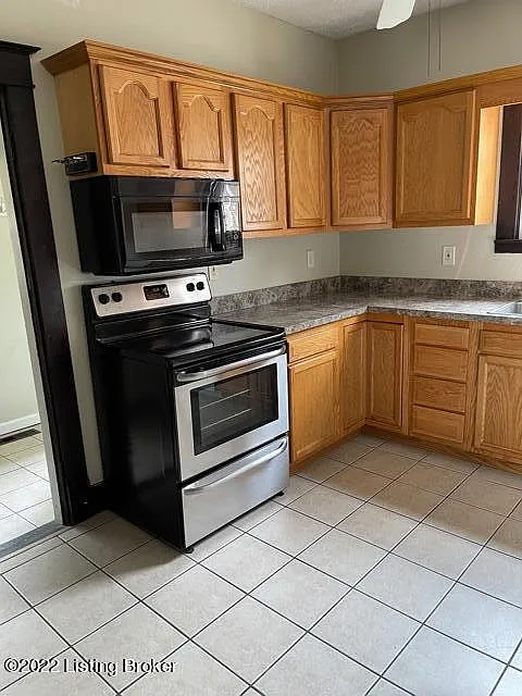 3 bed, 2.0 bath, 2000 sqft, $1,800 — Photo 4