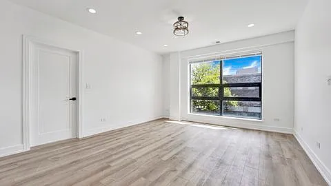 4350 W Lawrence Ave #405 — Photo 4