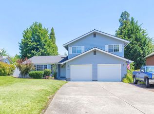 102 NW Dawnhill Ct, Grants Pass, OR 97526