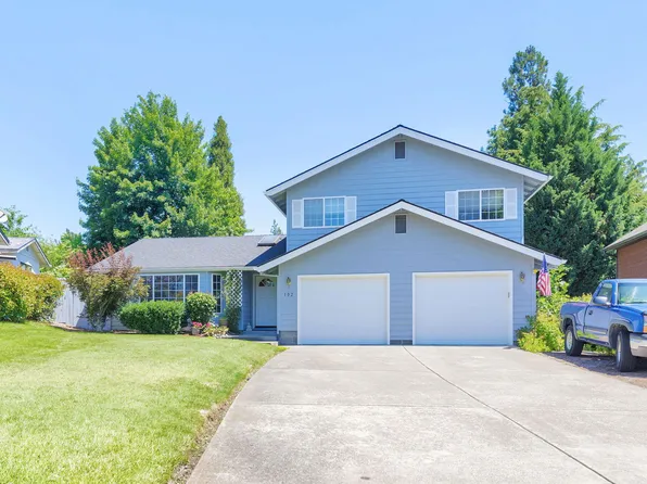 102 NW Dawnhill Ct, Grants Pass, OR 97526