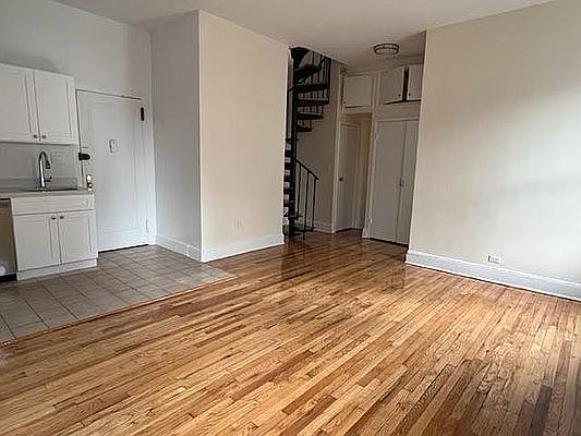 2nd image of 58 W 72nd St APT 6C