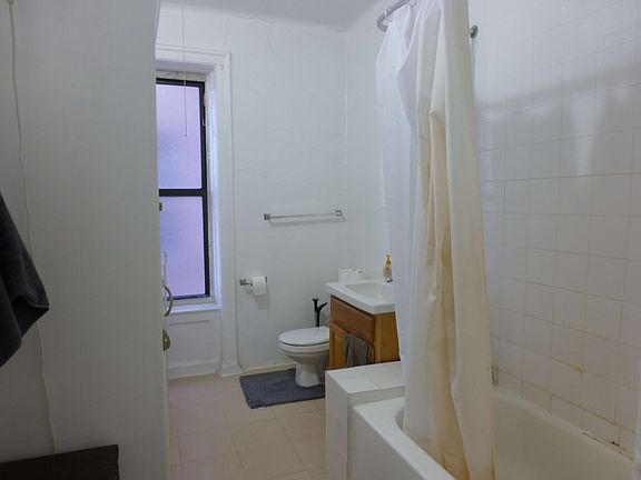 5th image of 746 St Nicholas Ave APT 46