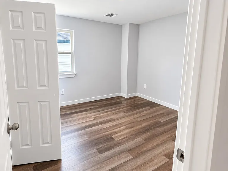 7412 Pond St #B — Photo 3
