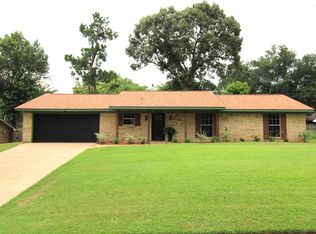 818 E Clinton Ave, Athens, TX 75751