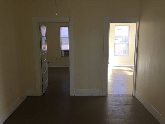 4th image of 2512 39th St