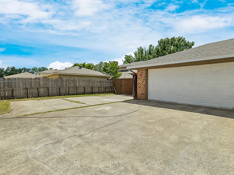 3352 Lanarc Dr — Photo 31