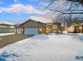 1317 S Lakota Ave, Brandon, SD 57005