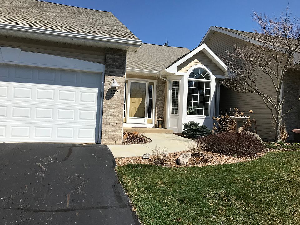 1st image of 122 Potters Ct