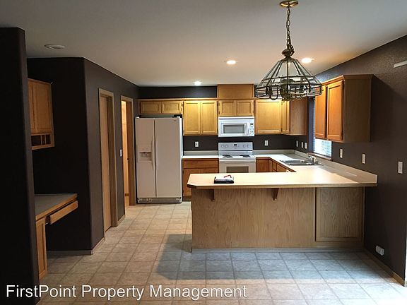 4th image of 8915 189th St E