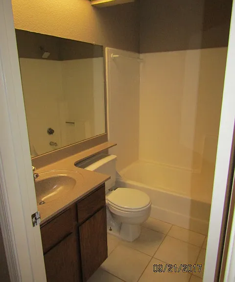2035 S Elm St #204 — Photo 10