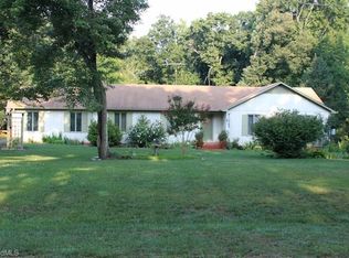 580 Oaklawn Rd, Winston Salem, NC 27107