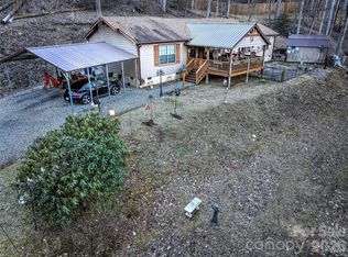 390 Camp Branch Rd, Whittier, NC 28789