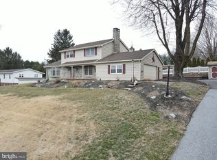 137 Hill Rd, New Holland, PA 17557