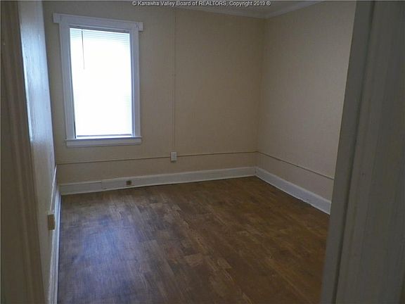 5th image of 203 Commerce Dr
